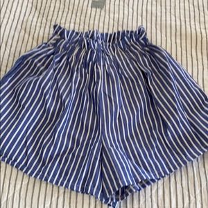 HIGH WAISTED SHORTS MEDIUM